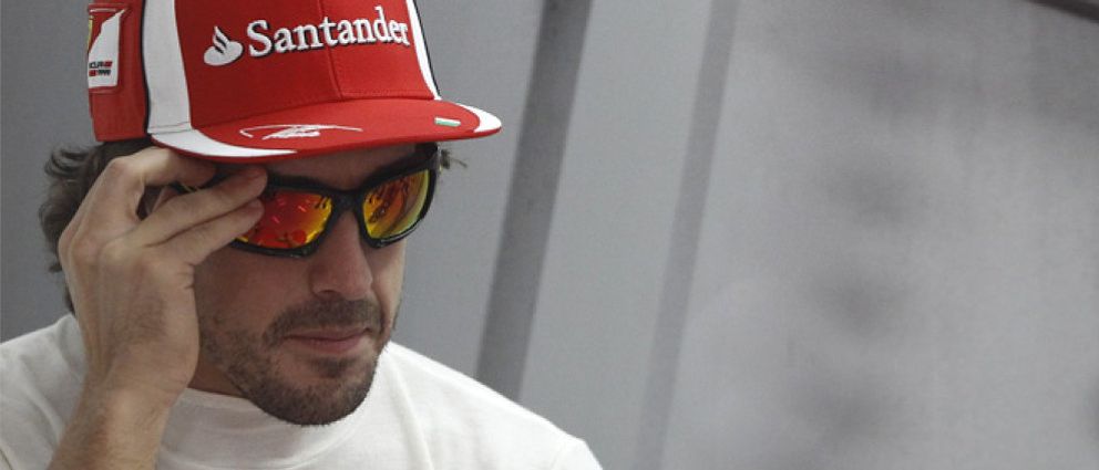 Foto: Un Fernando Alonso con gafas de sol es un Ferrari contento