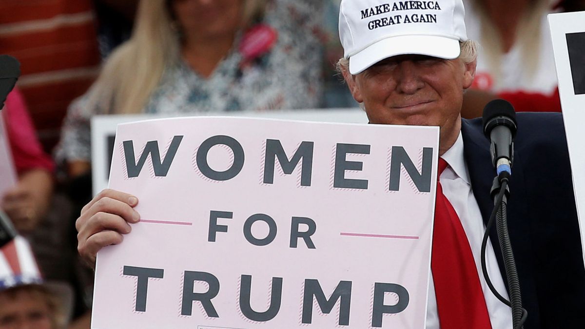 Cuatro mujeres denuncian que Donald Trump se sobrepasó sexualmente con ellas