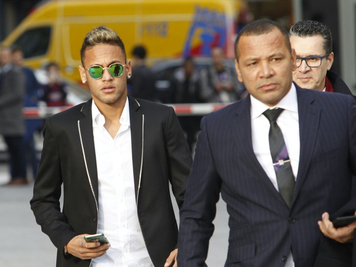 Neymar junto a su padre. (Cordon Press)