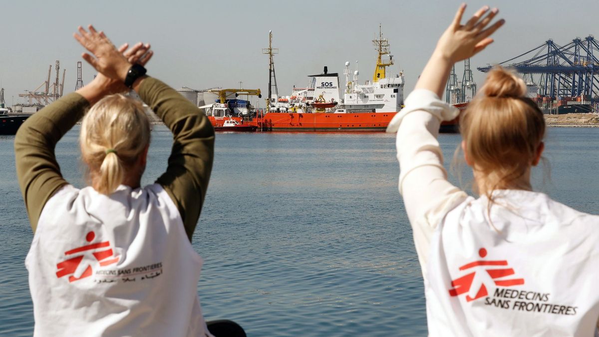 Colau pide a Sánchez acoger el barco de Open Arms con 59 migrantes a bordo