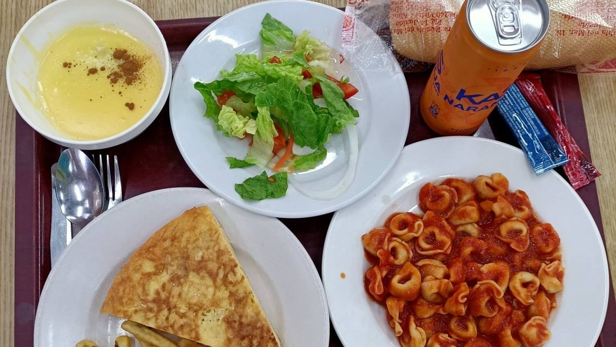 El menú de 6 euros por el que se ha viralizado el comedor de la Universidad de Almería