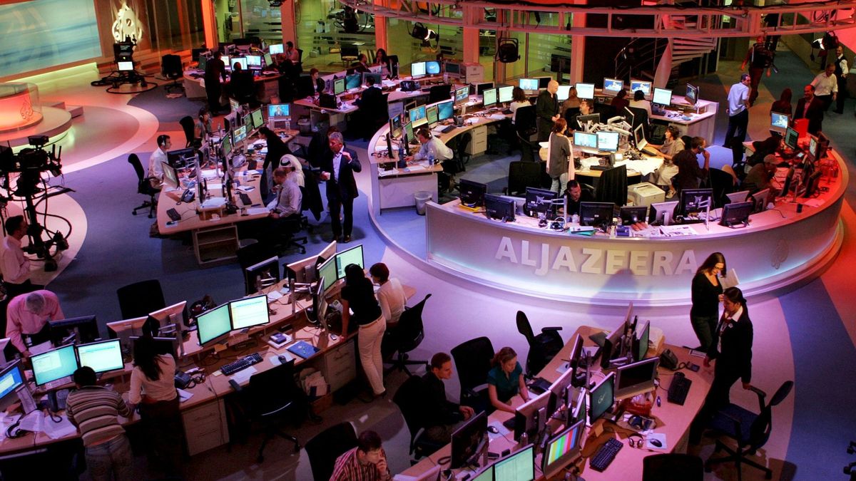 ¿Por qué quieren cerrar Al Jazeera? Habla un periodista de la cadena