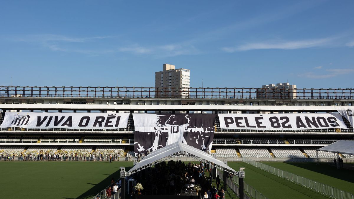 El presidente de la FIFA quiere que haya un estadio en honor a Pelé en cada país del mundo