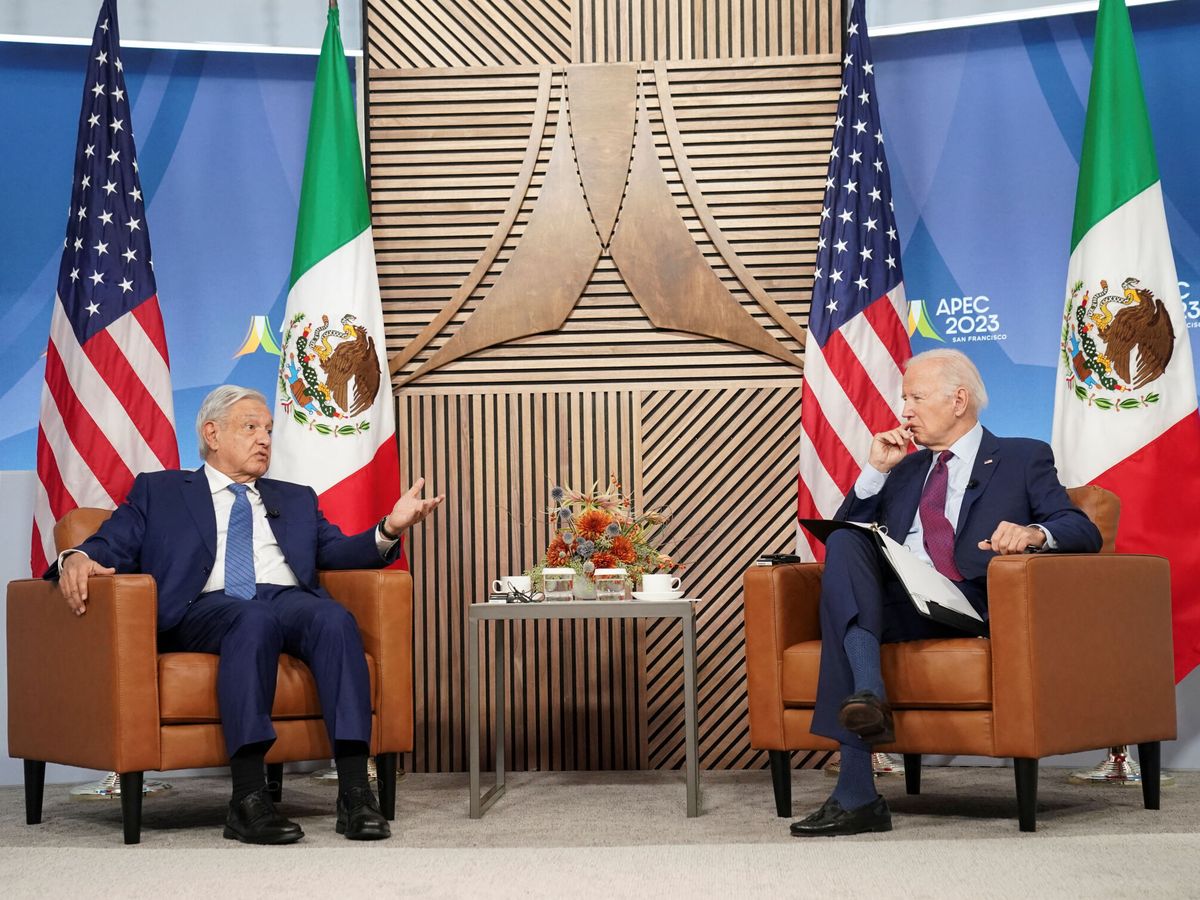 Foto: El presidente de México, Andrés Manuel López Obrador (i), y su homólogo estadounidense, Joe Biden. (Reuters/Kevin Lamarque)