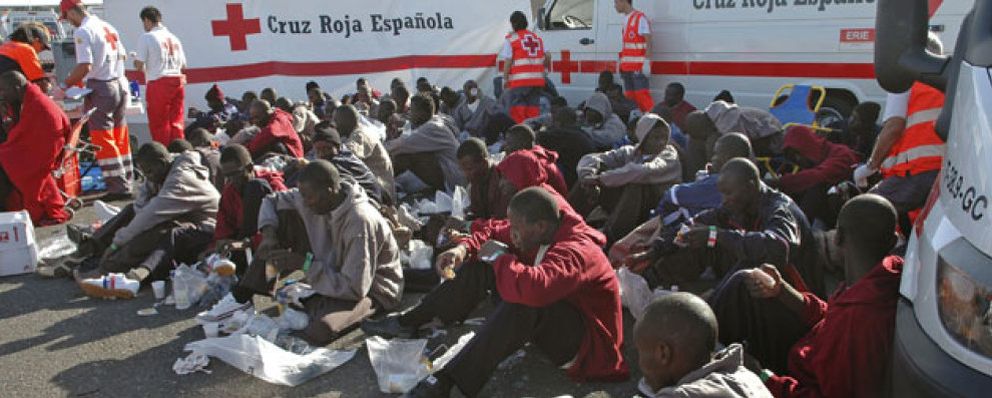 Foto: Llegan 56 inmigrantes al sur de Gran Canaria tras ser rescatados en alta mar