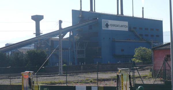 Foto: Fábrica de Ferroatlántica. (Wikipedia)