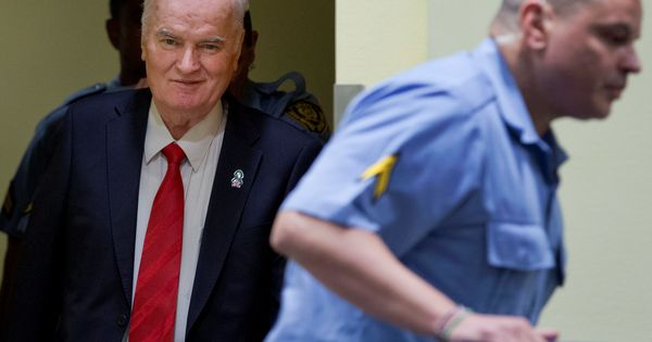 Foto: Ratko Mladic a su llegada al Tribunal Penal Internacional para la ex Yugoslavia, en La Haya. (Reuters)
