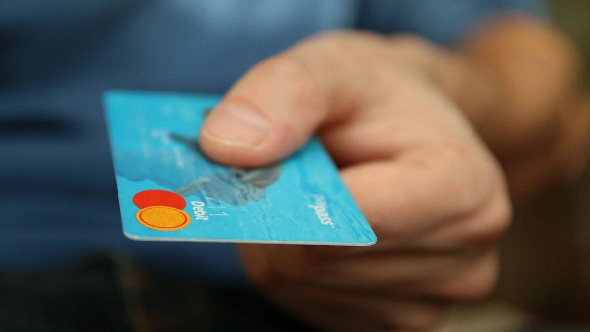 La Guardia Civil avisa: jamás hagas caso si al pagar con tarjeta te hacen esta petición