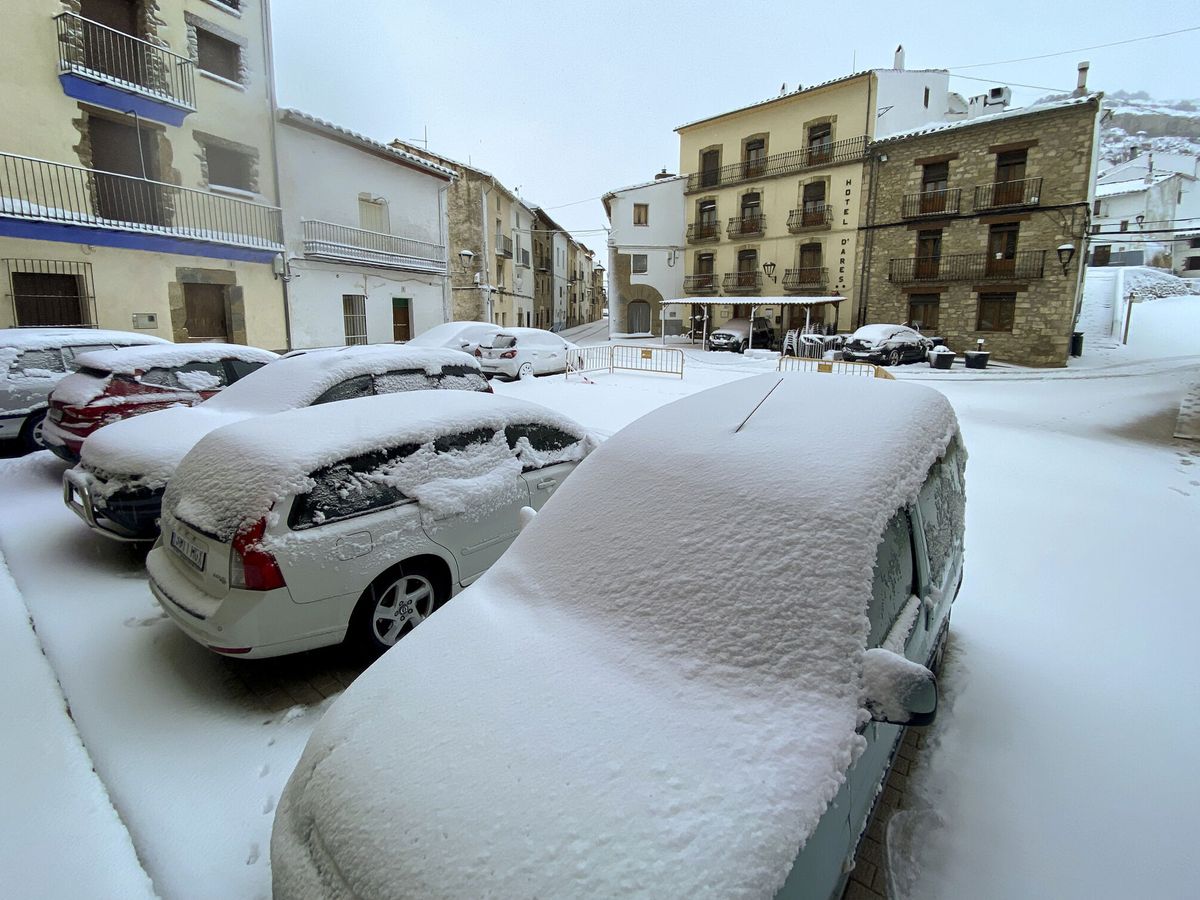 Foto: La borrasca Isaack ha provocado nevadas en zonas como la provincia de Castellón (EFE/Doménech Castelló)