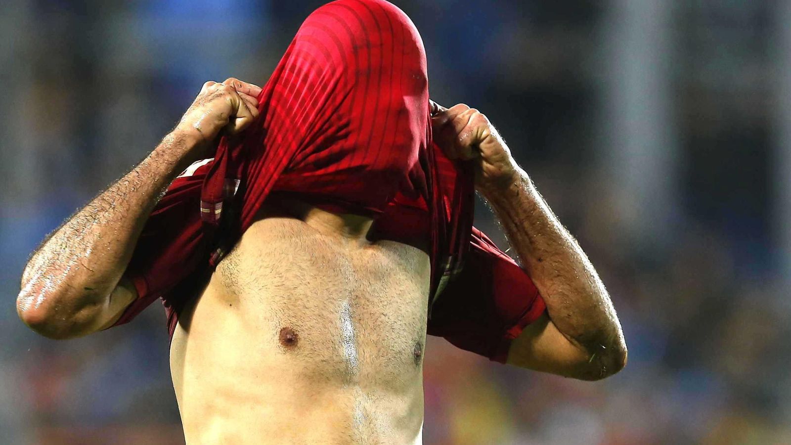 Foto: Diego Costa se lamenta de una ocasión perdida en un partido con España (EFE)