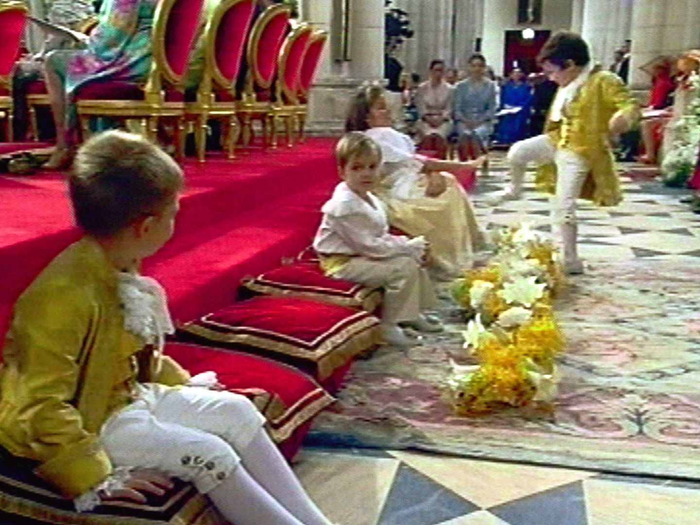 Felipe de Marichalar en la boda de los Príncipes de Asturias. (TVE)