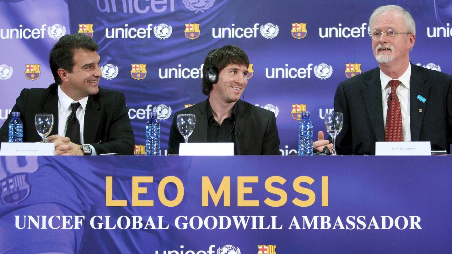 Joan Laporta y Leo Messi en un acto de UNICEF. (EFE)