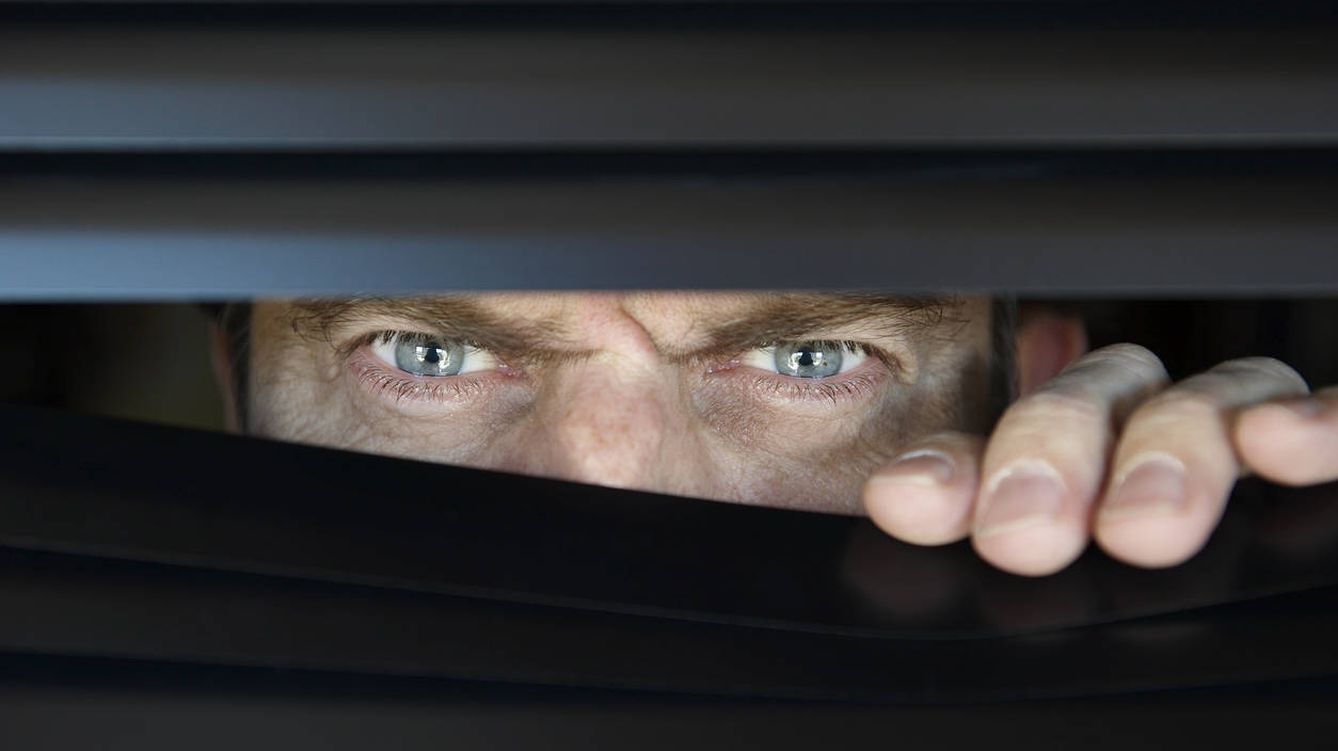 Foto: ¿Quién vigila a los 'voyeurs'? (iStock)