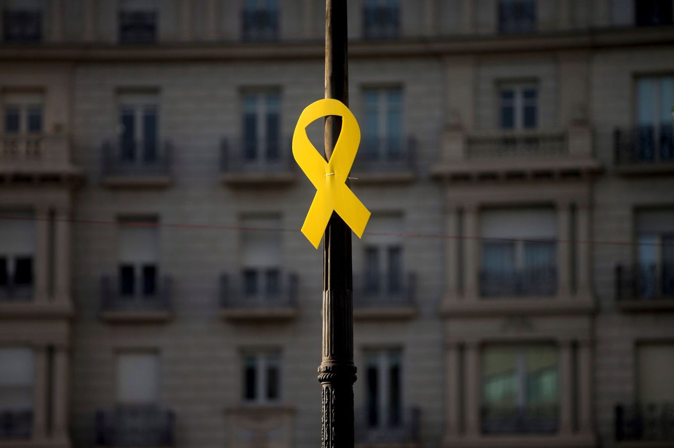 Los lazos amarillos se han convertido en el principal símbolo del independentismo. (EFE)