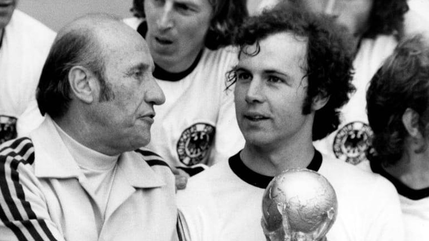 Schön y Beckembauer en 1974. (Fifa)