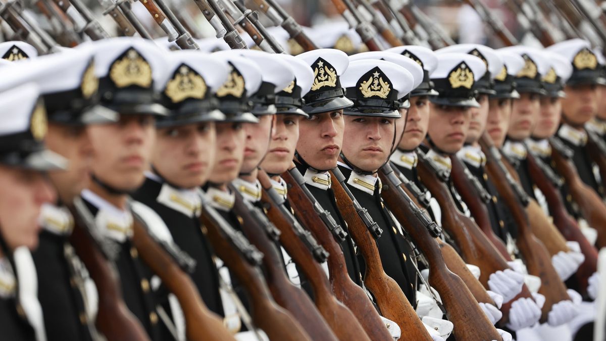 Unas fuerzas armadas de 'segunda mano': así construyó Chile el ejército más eficiente de América Latina