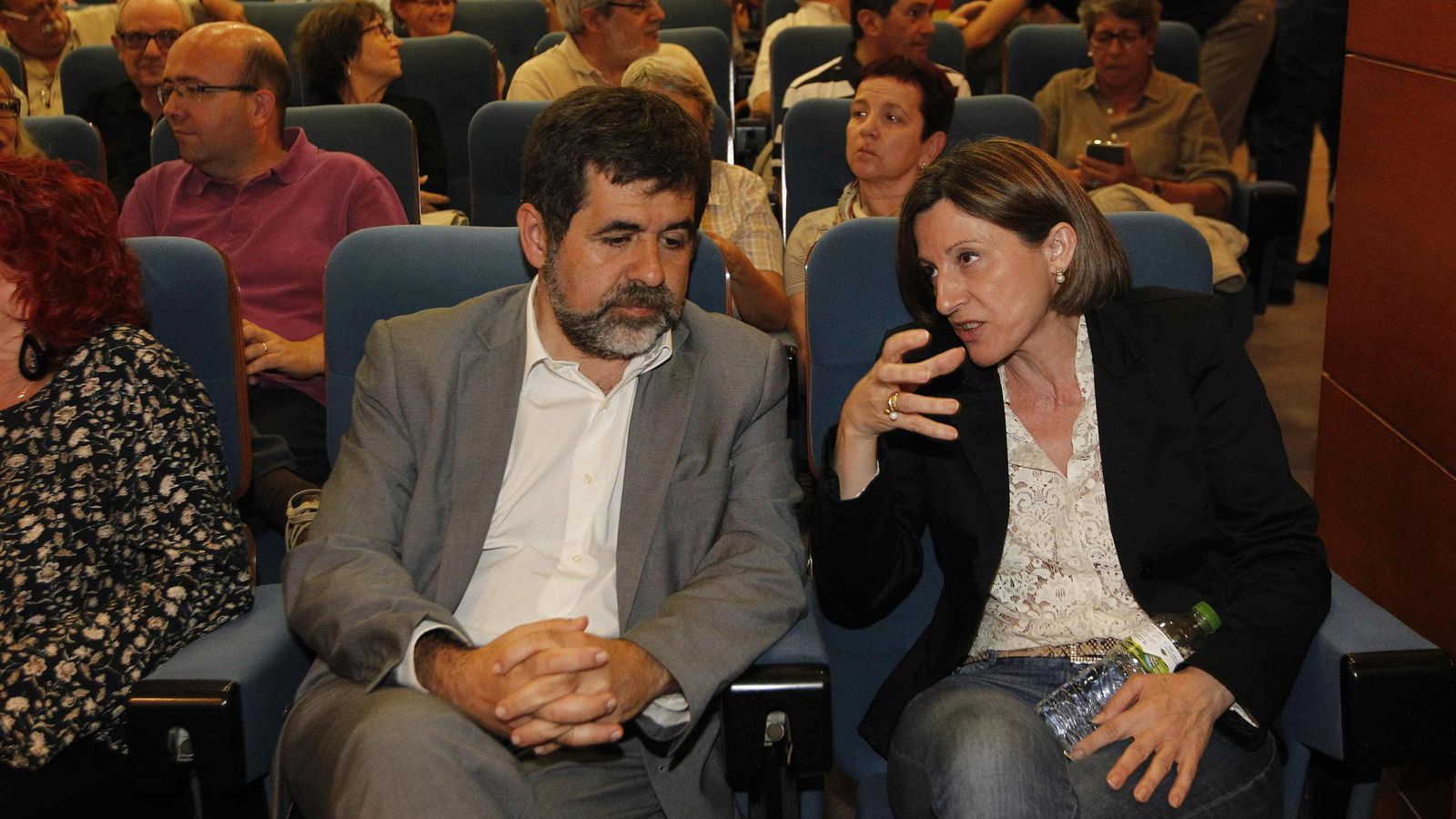 Foto:  El presidente de la ANC, Jordi Sánchez (i), junto a la expresidenta Carme Forcadell (d). (EFE)