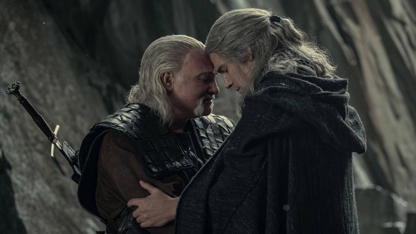 Vesemir (Kim Bodnia) y Geralt (Henry Cavill) en 'The Witcher'. (Netflix)