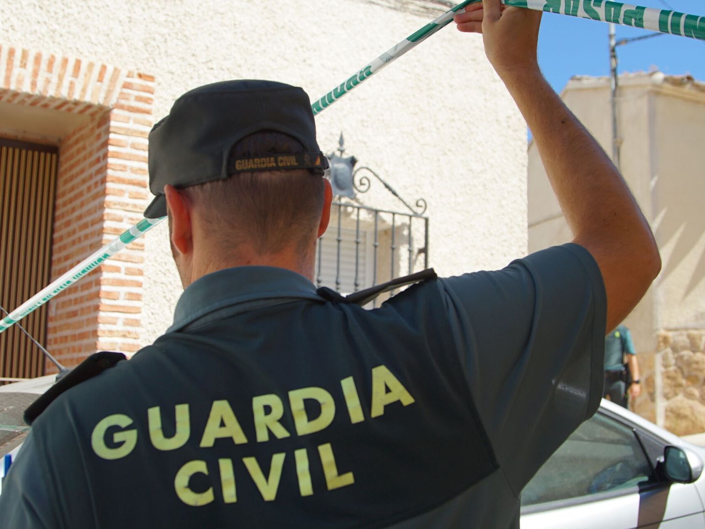 Herido un trabajador tras caer de un tejado a una altura de tres metros ...