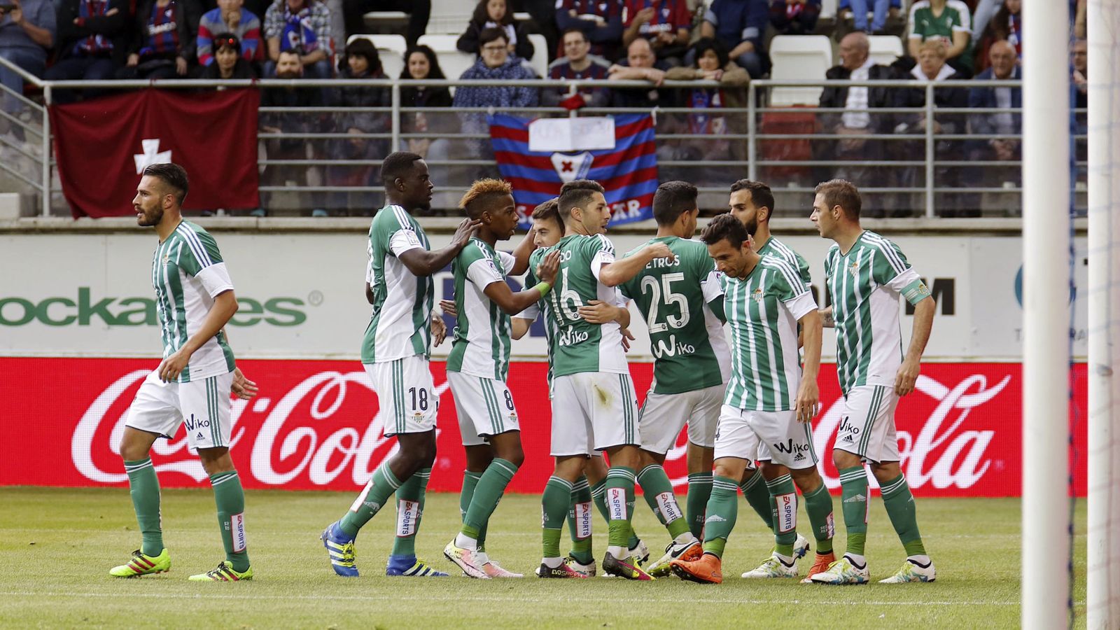 Foto: El Betis celebra un gol la temporada pasada (Gorka Estrada/EFE)