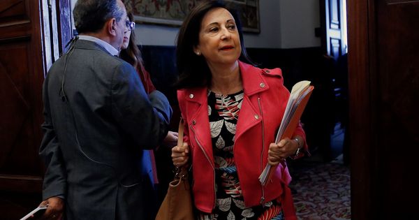 Foto: Margarita Robles, portavoz del Grupo Socialista, este 10 de octubre tras la reunión de la Junta de Portavoces. (EFE)