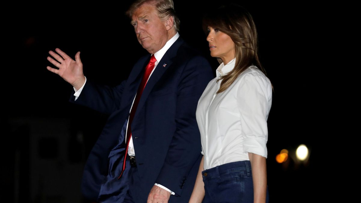 Melania Trump y su maleta de más de 63.000 euros regresan en vaqueros a la Casa Blanca