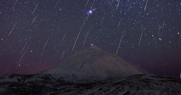 Foto: Una lluvia de estrellas, captada en 2013 por el astrofotógrafo Juan Carlos Casado.