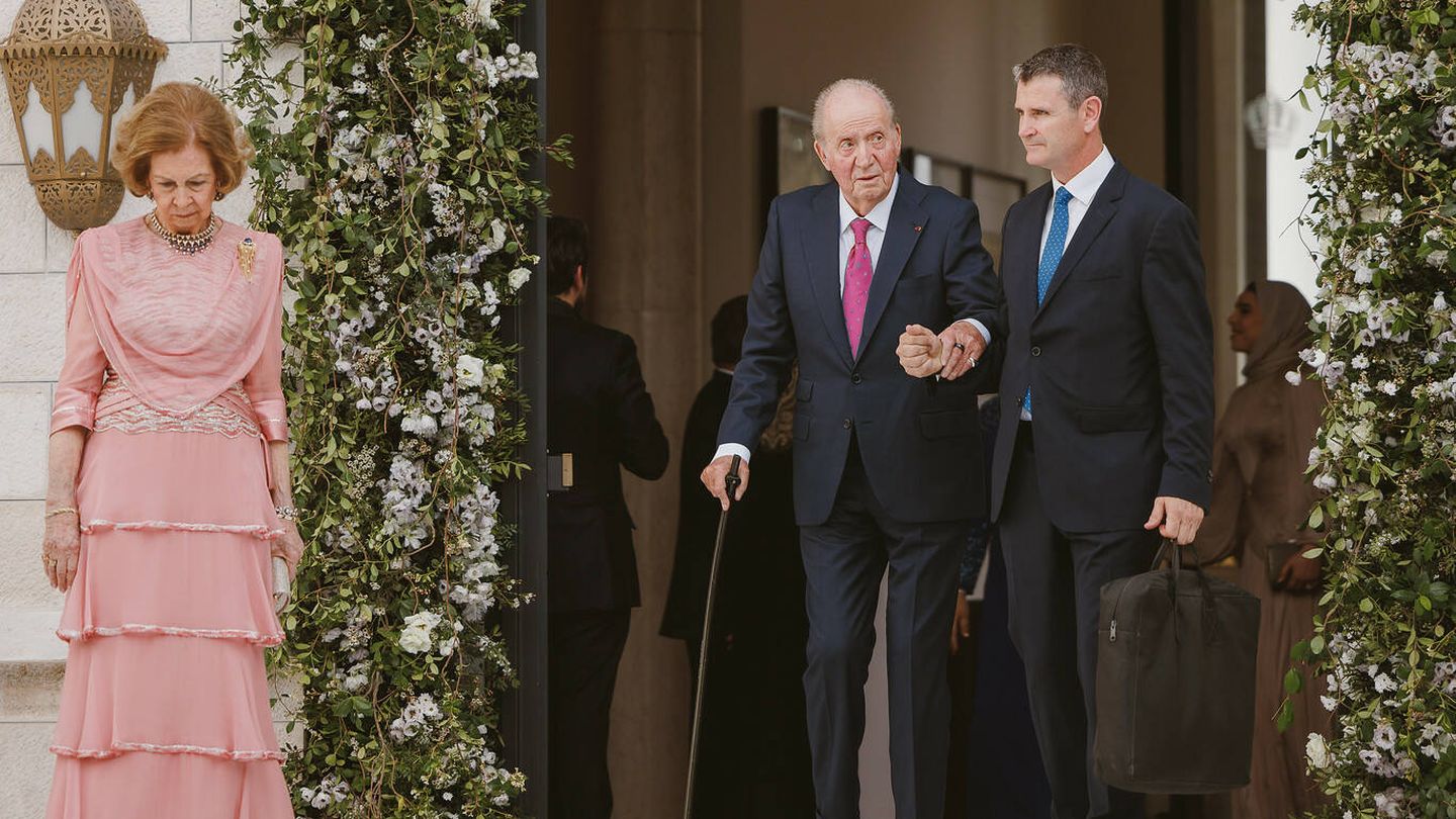 Los reyes Juan Carlos I y Sofía, muy distantes en la boda real jordana. (Corte Real Hachemita)