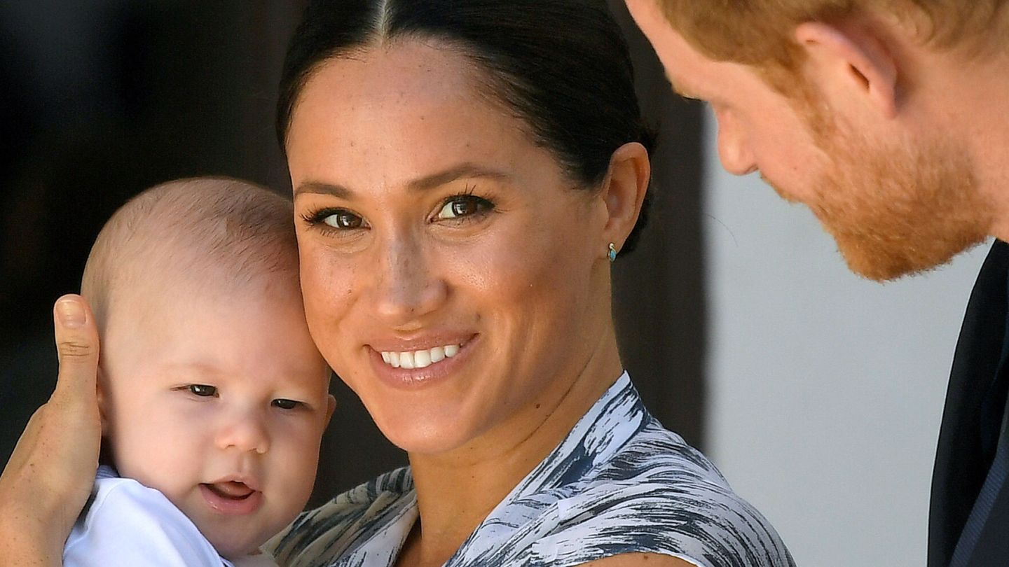 Meghan y Harry, en septiembre con su hijo Archie. (Reuters)