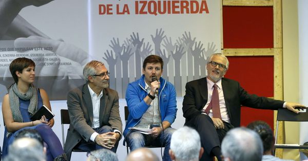 Foto: Baltasar Garzón, Gaspar Llamazares, Beatriz Talegón y el dirigente de Izab, Tasio Oliver, en 2015 durante un acto de la coalición 'La Izquierda'. (EFE)