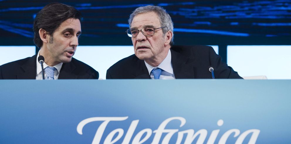 El presidente de Telefónica, César Alierta (d), acompañado del CEO, José María Álvarez-Pallete. (EFE)