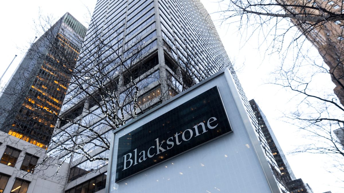El ladrillo de Blackstone y Santander pierde 288 M y logra cinco años más de crédito