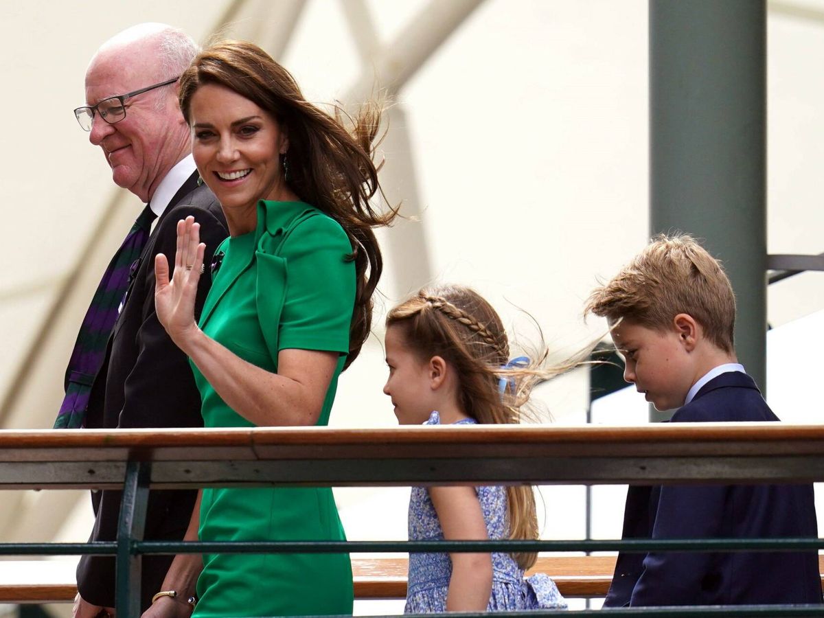 Foto: Kate Middleton, con sus hijos mayores en Wimbledon. (Cordon Press)