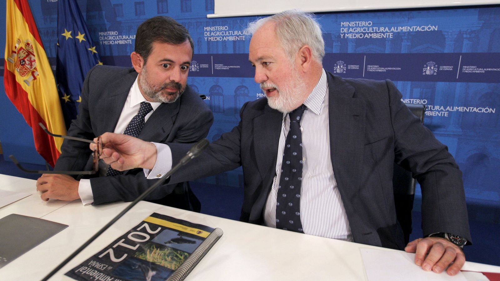 Foto: Federico Ramos y Miguel Arias Cañete, en 2012. (EFE)