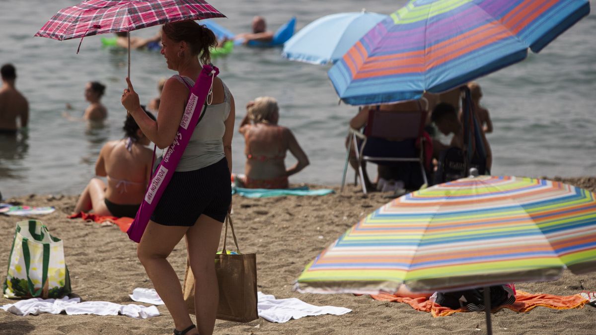 Estas playas españolas te multan si guardas sitio con la sombrilla en la arena