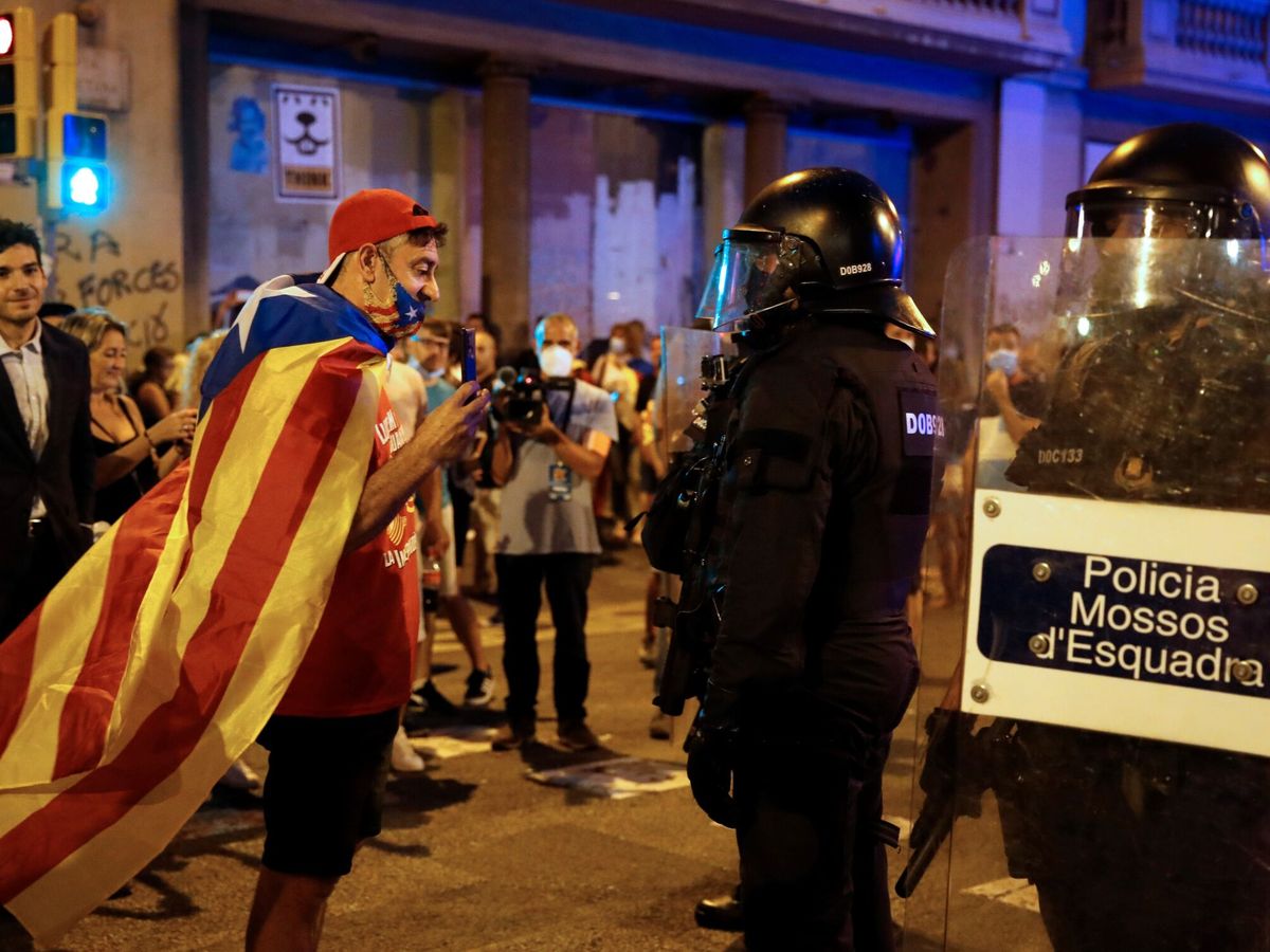 Foto: Manifestación por la Diada en Barcelona en 2021. (EFE/Toni Albir)