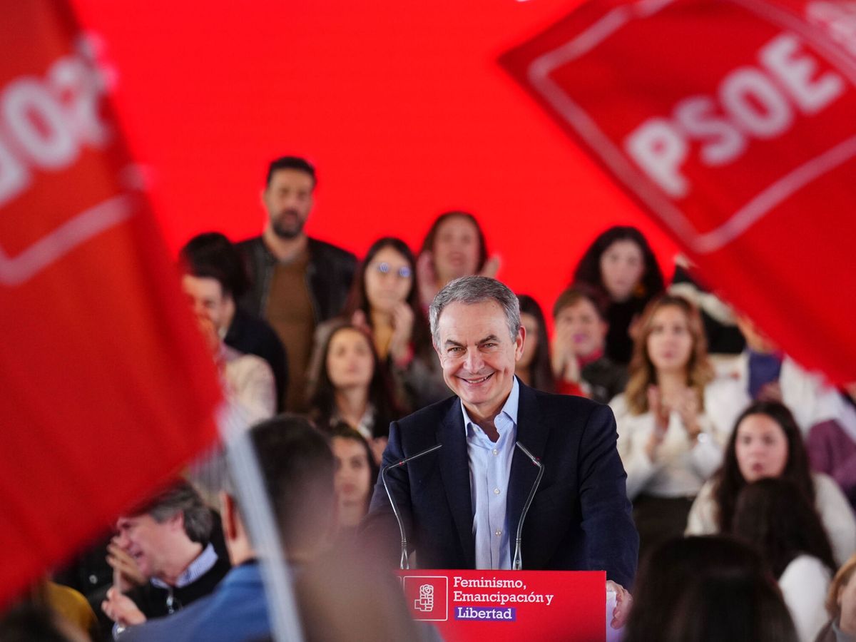 Foto: El expresidente José Luis Rodríguez Zapatero durante un acto del PSOE con motivo del día internacional de la mujer en marzo. (EFE/Borja Sánchez-Trillo)