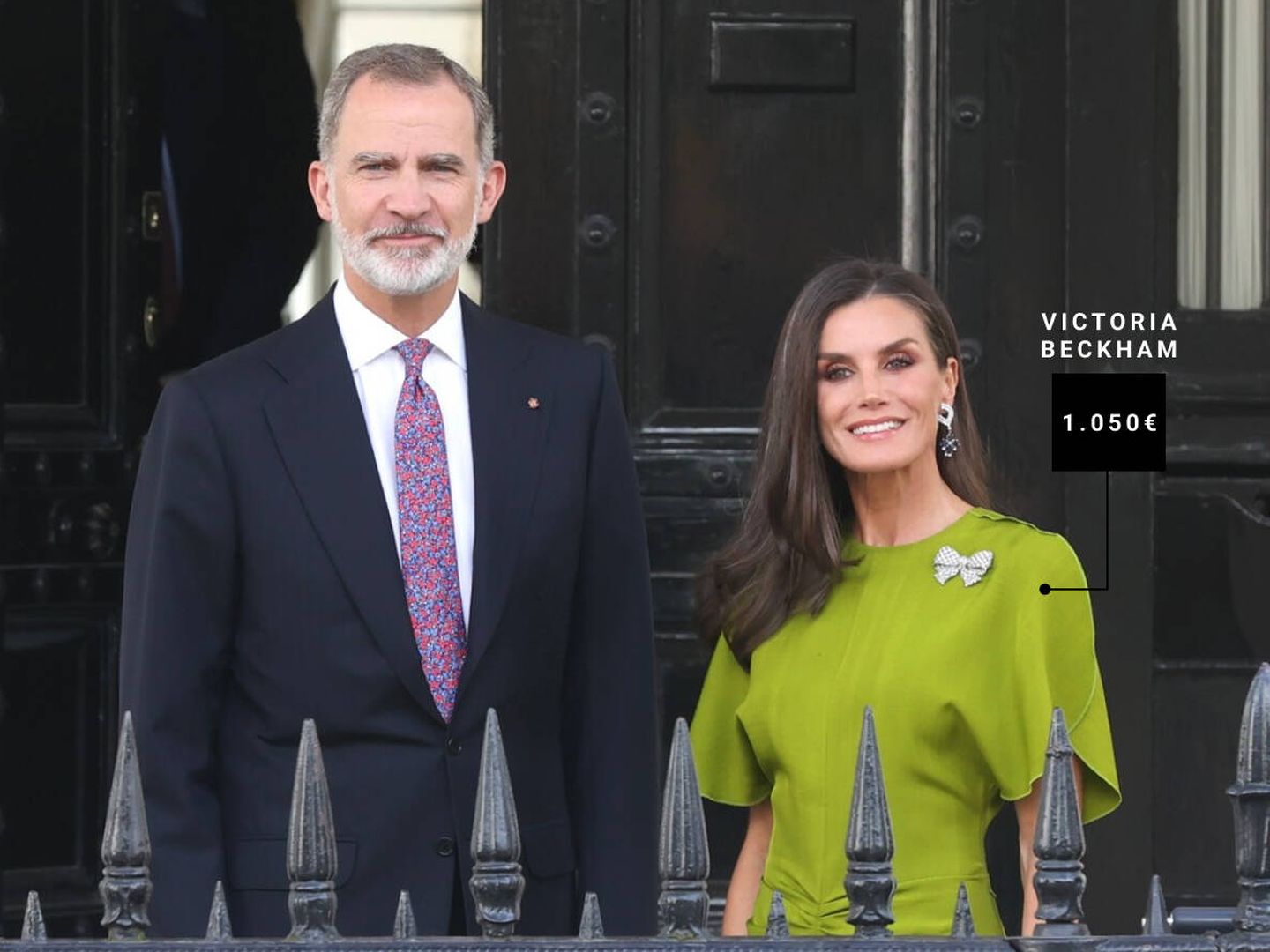 La reina lució un modelo de Victoria Beckham el acto previo a la coronación de Carlos III (Casa Real/VA Diseño)