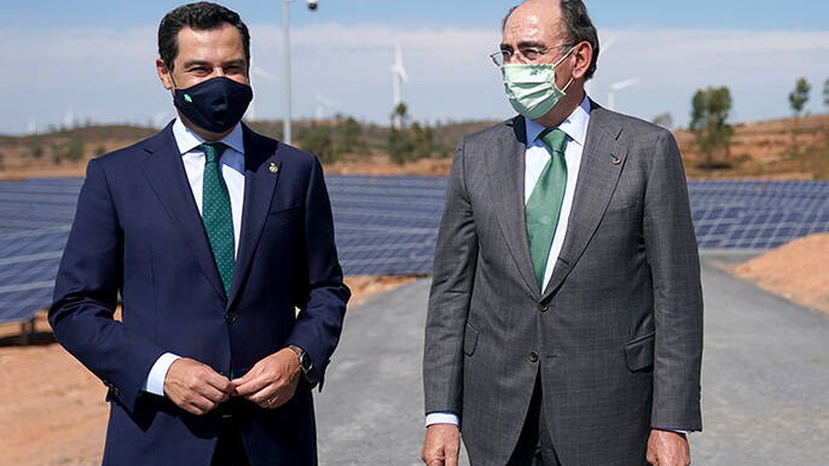 Parques solares en Andalucía: de "tesoro" a "problema" para Juanma Moreno