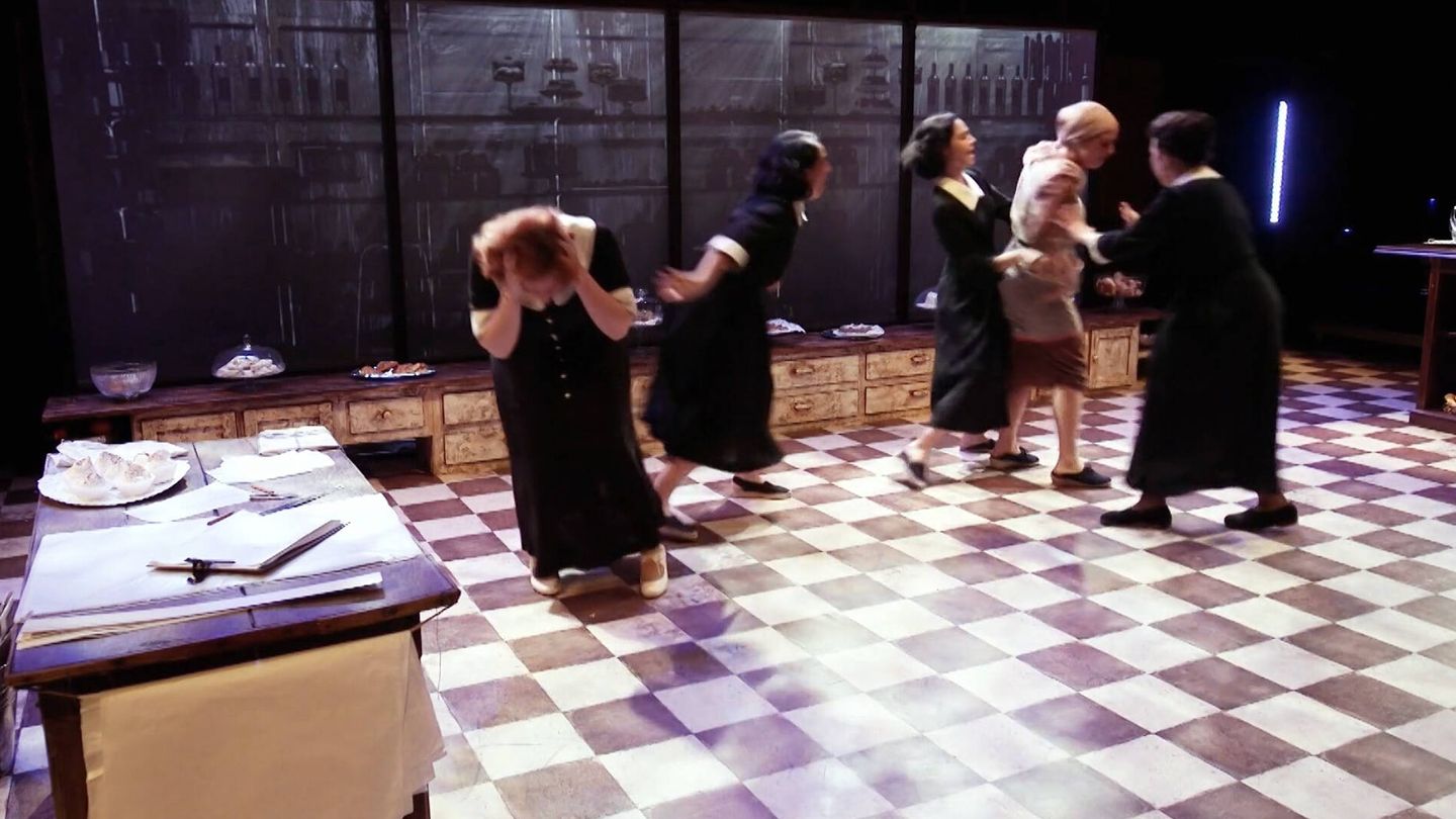 Imagen de la obra teatral 'Tea Rooms'. (RTVE)