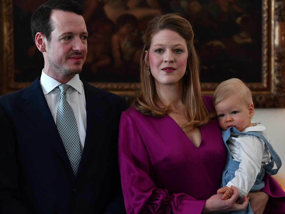 Foto: El nuevo príncipe heredero de Serbia, con su mujer Danica. (CP)
