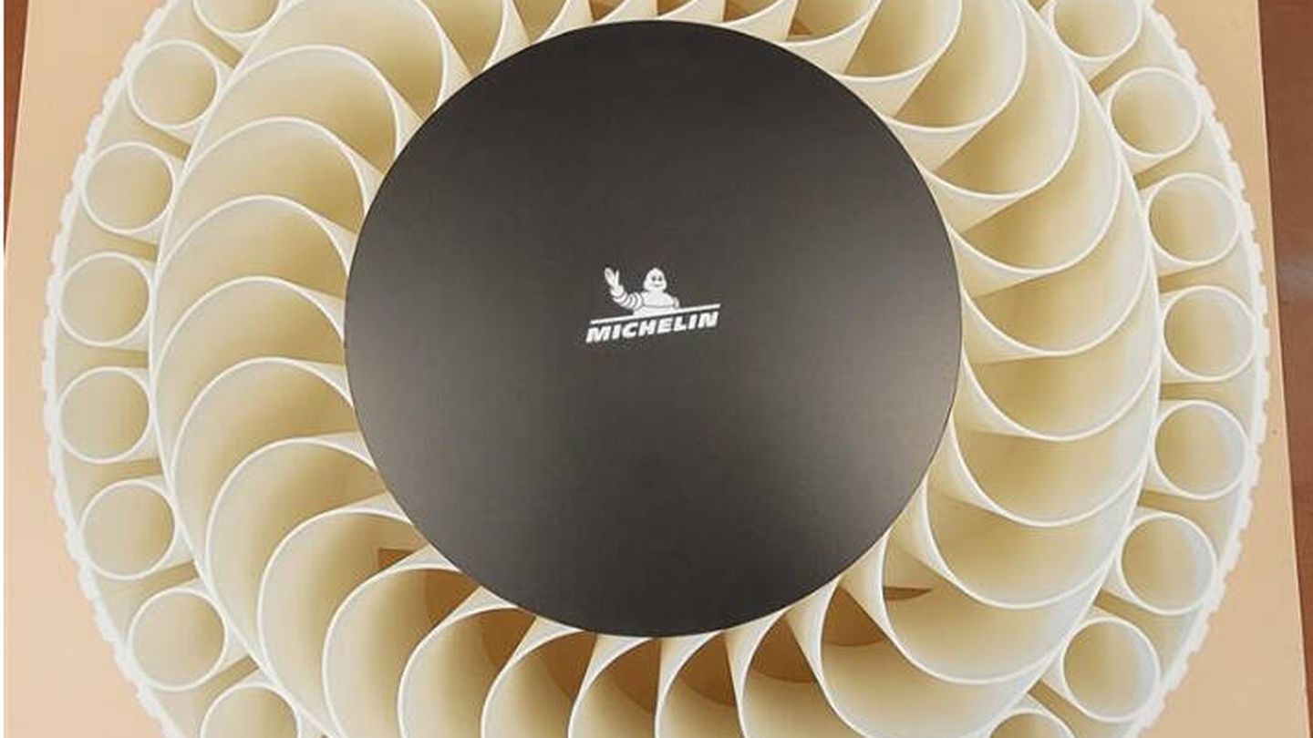 El neumático sin aire desarrollado para la misión Artemis es una evolución de la tecnología Michelin Tweel.