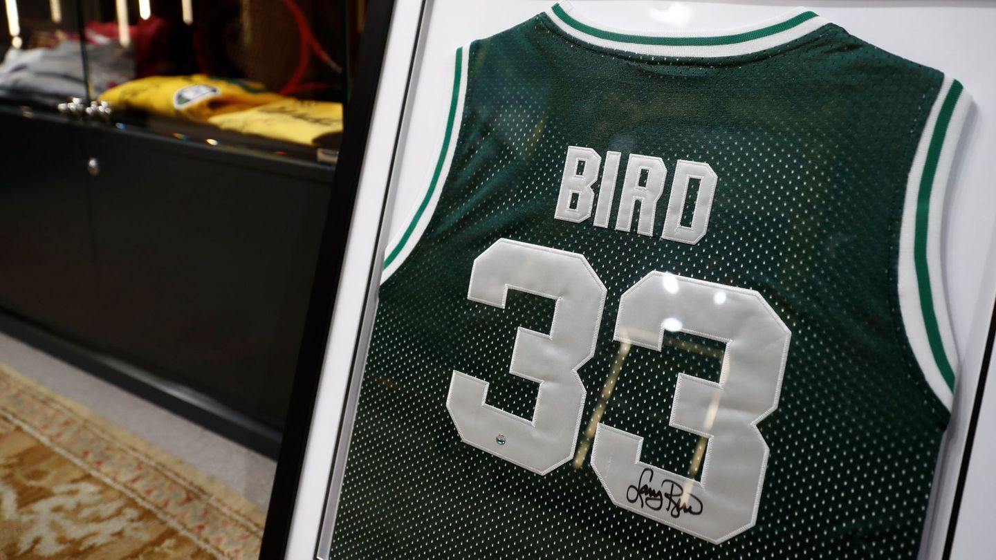 Larry Bird es otro de los jugadores icónicos. (Reuters/Christian Hartmann)