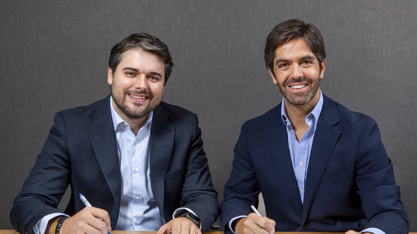 Joaquín Durán (i), socio fundador de BlueBull, y Borja Oria (d), socio director de Arcano. (Arcano)