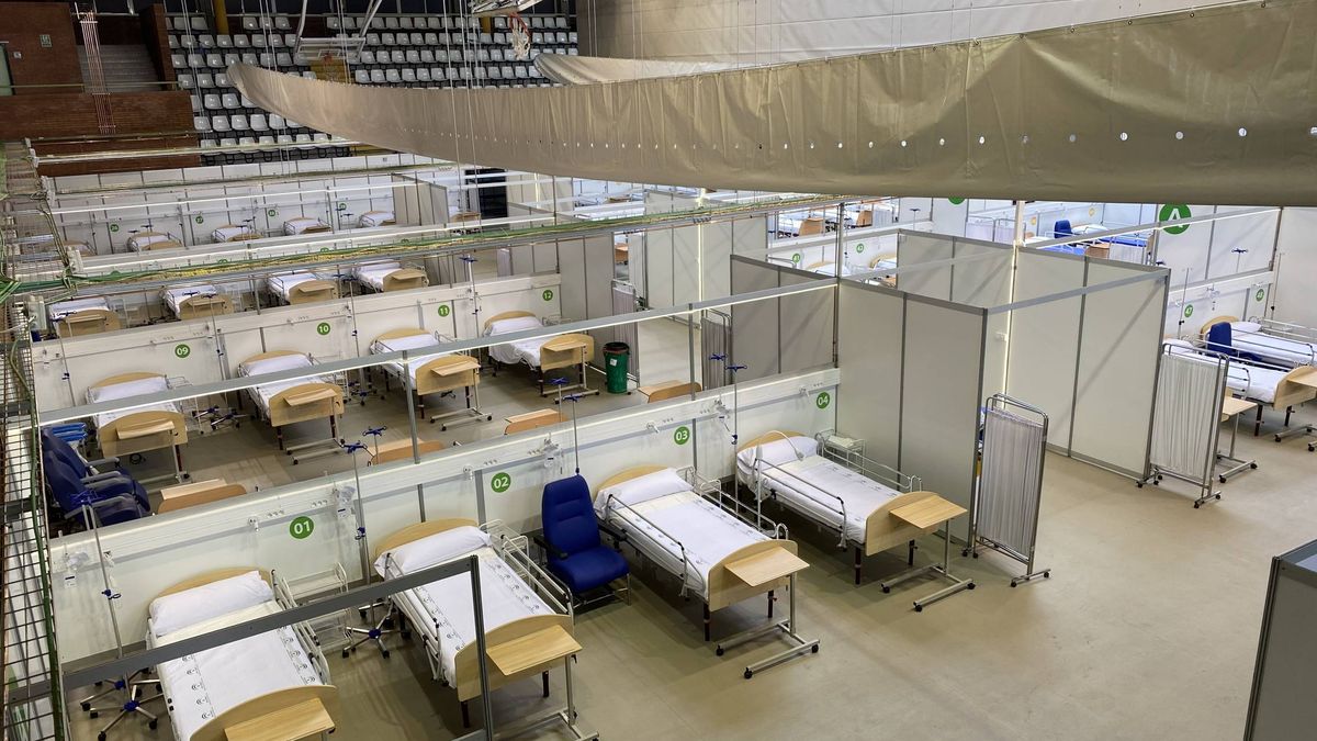 Andalucía prevé mantener un hospital para covid por la llegada de migrantes en patera