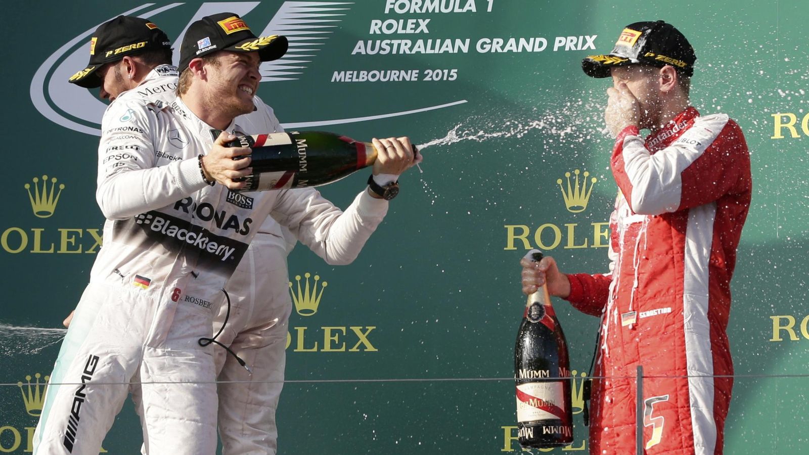 Foto: Rosberg y Vettel en el podio del Gran Premio de Australia (Reuters)
