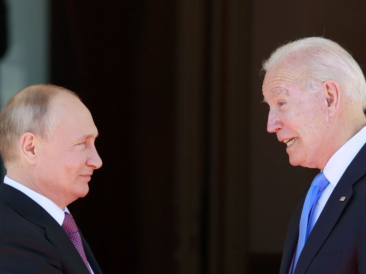 Foto: Encuentro entre Biden y Putin el pasado junio de 2021. (EFE/Pool/Denis Balibouse)