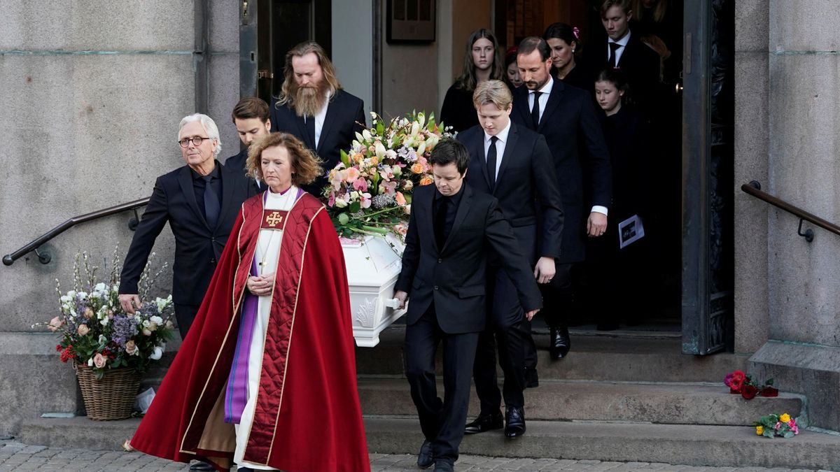 La ausencia del chamán, el mensaje de Marta Luisa... Todo sobre el funeral de Ari Behn