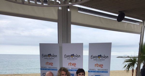 Foto: Manel Navarro antes de partir para 'Eurovisión 2017'.