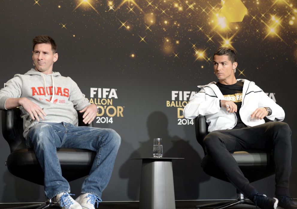 Foto: Messi, junto a Cristiano, en la Gala del Balón de Oro (EFE)